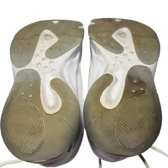 Air Jordan 11 CMFT Low UNC White & Varsity Red Size 5Y - Picture 6 of 6